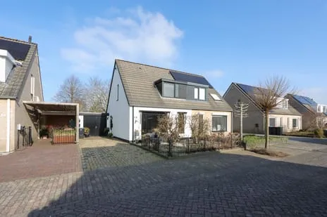 Tussenwoning te koop: Het Spint 12, De Landmaten Dronten