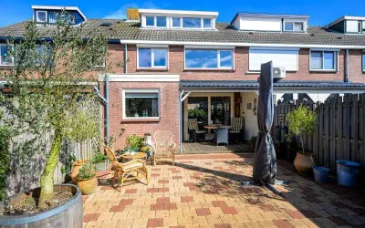 Tussenwoning te koop: Het Veer 121, Het Veer en omgeving Avenhorn