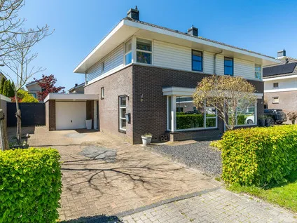 Twee-onder-één-kap te koop: Het Zool 9, Zuiderburen Leeuwarden
