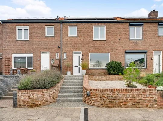 Tussenwoning te koop: Heukelommerweg 62, Maastricht