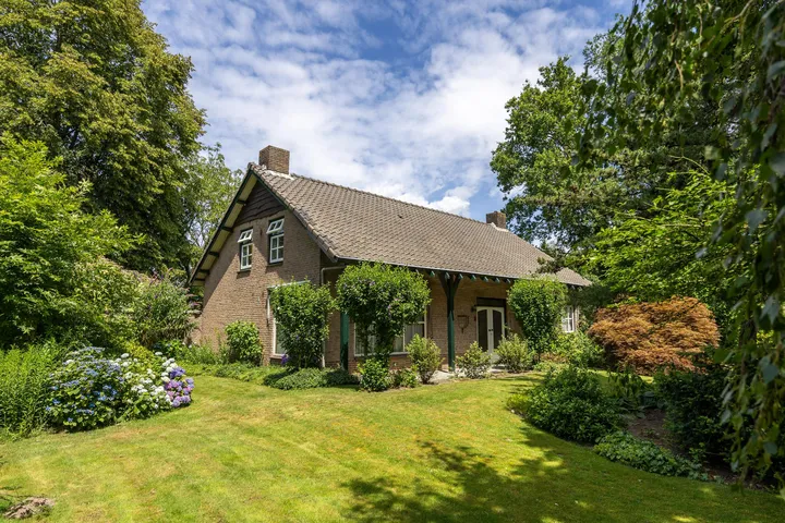 Detached house for sale: Heukelomseweg 3, Heukelom Heukelom