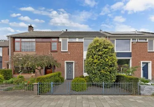 Tussenwoning te koop: Heusdenhoutsestraat 256, Heusdenhout Breda