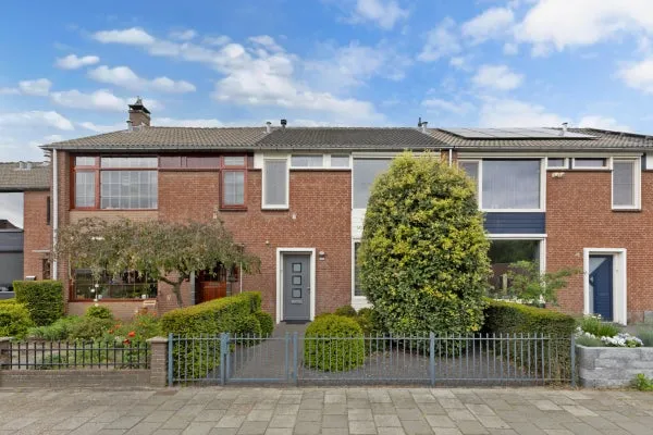Tussenwoning te koop: Heusdenhoutsestraat 256, Heusdenhout Breda