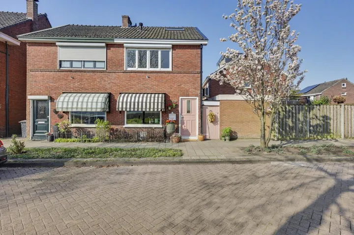 Twee-onder-één-kap te koop: Heutinkstraat 228, Hogeland-Zuid Enschede