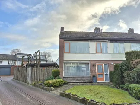 Twee-onder-één-kap te koop: Heuveleind 7, Steensel Steensel