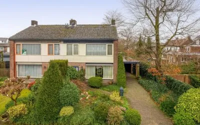 Twee-onder-één-kap te koop: Heuveleind 8, Steensel Steensel
