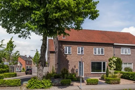 Twee-onder-één-kap te koop: Heuvelseweg 7, Hoogeloon Hoogeloon