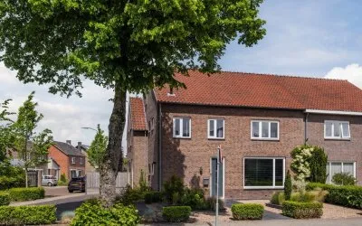 Twee-onder-één-kap te koop: Heuvelseweg 7, Hoogeloon Hoogeloon