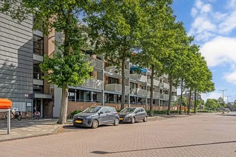 Appartement te koop: Hilbersplein 36, Kuenenplein Beverwijk