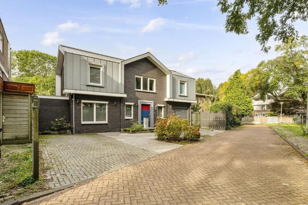 Vrijstaande woning te koop: Hilverbeekstraat 8, Amsterdam