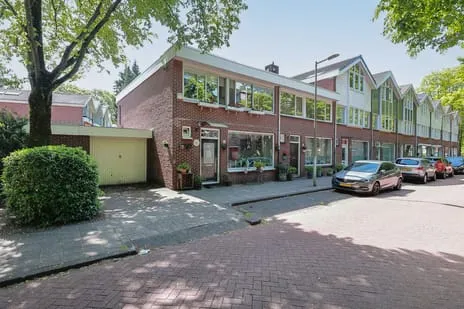 Terraced house for sale: Hilversumstraat 60, Markengouw-Zuid Amsterdam