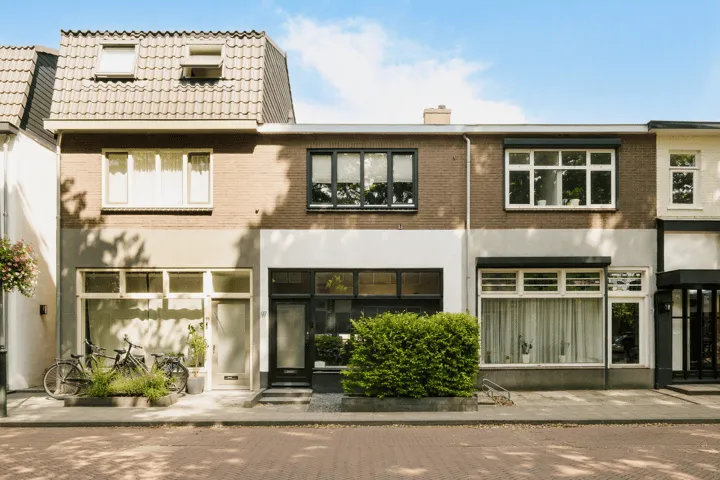 Tussenwoning te koop: Hilvertsweg 97, Bloemenkwartier Noord Hilversum