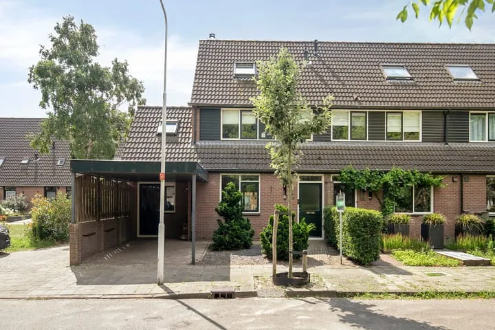 Corner house for sale: Hindelaan 25, Centrum Lunteren Lunteren