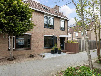 Hoekwoning te koop: Hindemithstraat 43, Componistenbuurt-Noord Zwijndrecht