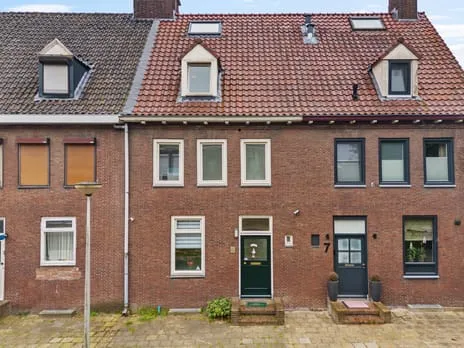 Tussenwoning te koop: Hindestraat 5, Heksenberg Heerlen