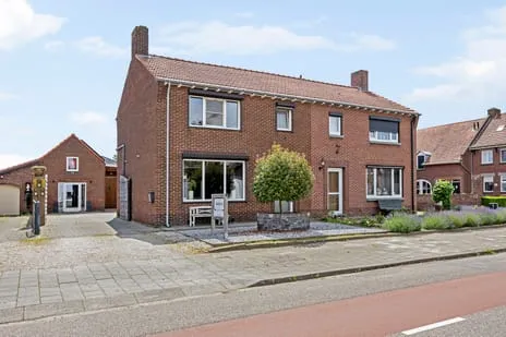 Twee-onder-één-kap te koop: Hingenderstraat 32, Sint Joost Sint Joost