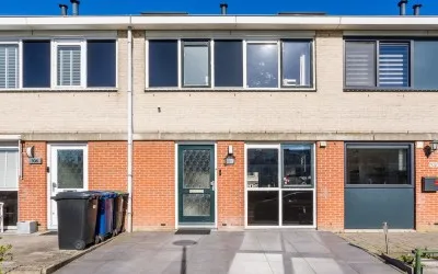 Tussenwoning te koop: Hitchcocklaan 104, Filmwijk Zuid-zuid van Walt Disneyplts. Almere