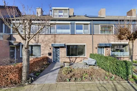 Tussenwoning te koop: Hobbemaplantsoen 6, Schildersbuurt Oosterhout (Nb)
