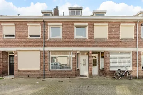 Tussenwoning te koop: Hobbemastraat 42, Schildersbuurt Zuid Tilburg