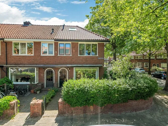 Hoekwoning te koop: Hobbemastraat 49, Gerard Dou Leeuwarden