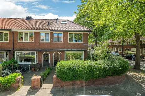 Corner house for sale: Hobbemastraat 49, Gerard Dou Leeuwarden
