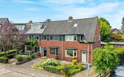Tussenwoning te koop: Hobbemastraat 51, Vermeerkwartier-West Amersfoort