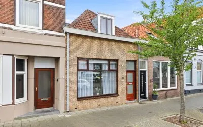 Terraced house for sale: Hobeinstraat 85, Scheldestraat e.o. Vlissingen
