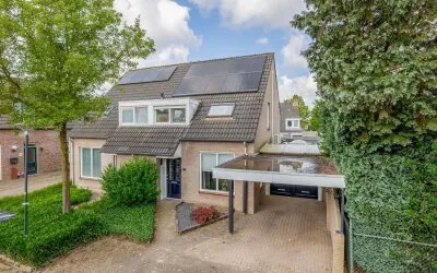 Twee-onder-één-kap te koop: Hoefblad 46, Hapert Oost Hapert