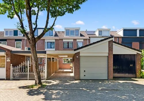 Terraced house for sale: Hoefbladhof 42, Hoven Houten