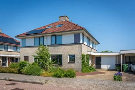 Terraced house for sale: Hoefslag 47, Den Burg Den Burg