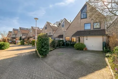 Tussenwoning te koop: Hoefslagmate 58, Zwolle
