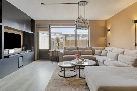 Tussenwoning te koop: Hoefsmid 15, Spijkenisse