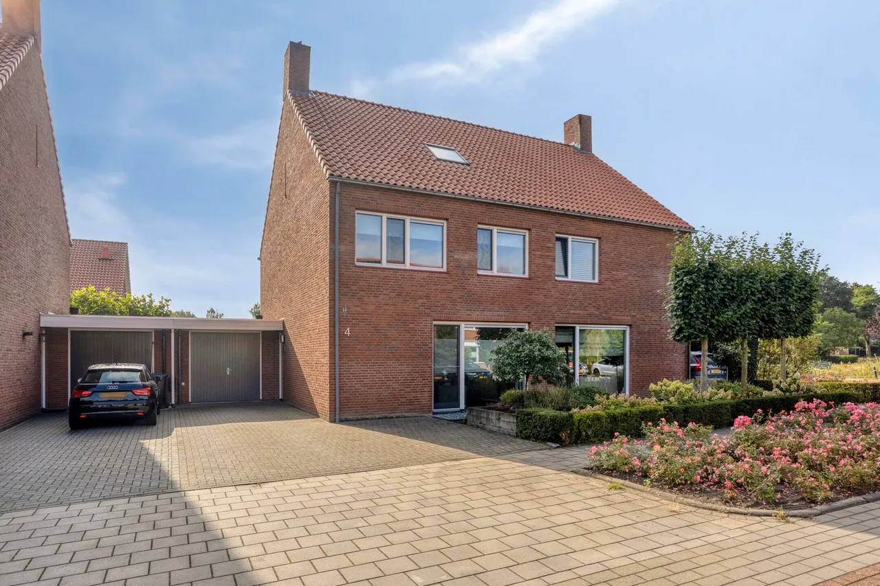 Tussenwoning te koop: hoefsmid 4, Oldenzaal