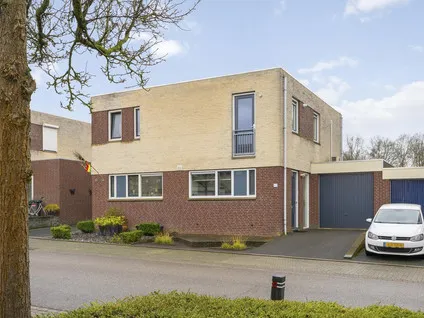 Tussenwoning te koop: Hoefstraat 43, Horn