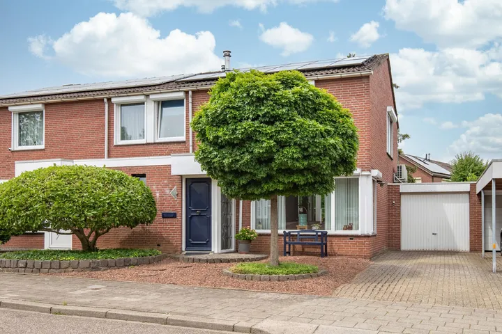 Tussenwoning te koop: Hoefveld 64, Hoefveld Landgraaf