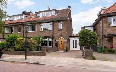 Tussenwoning te huur: Hoekenburglaan 56, Voorburg West zuid Voorburg