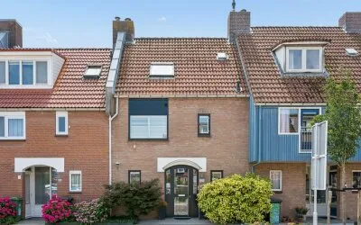 Tussenwoning te koop: Hoekerkade 137, De Leyens Zoetermeer