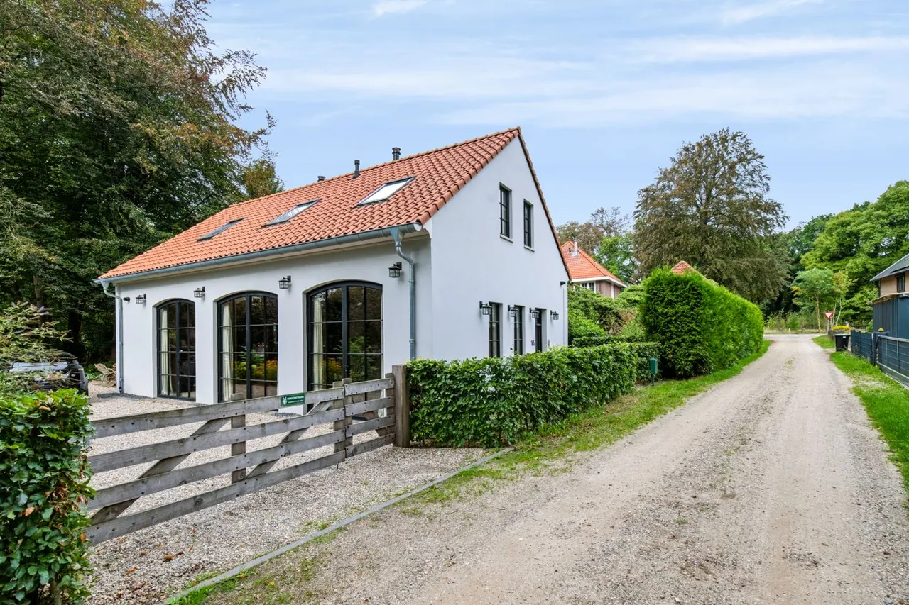 Vrijstaande woning te koop: Hoenderloseweg 145, Ugchelen
