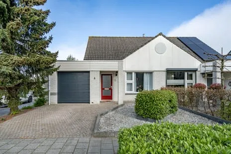 Twee-onder-één-kap te koop: Hoenderveld 33, Bruchem Bruchem