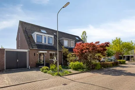 Tussenwoning te koop: Hoeting 6, Leuth Leuth