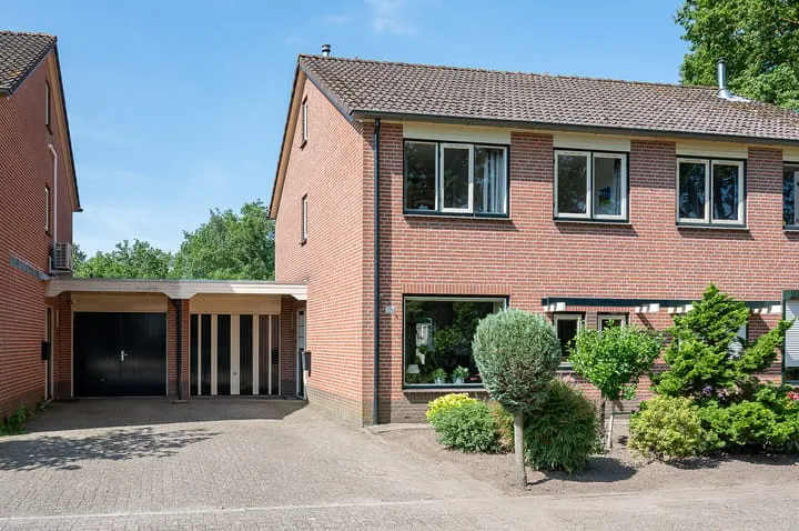 Tussenwoning te koop: Hoetinkhof 120, Vorden Vorden