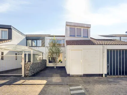 Tussenwoning te koop: Hoevelakenstraat 64, Heerevelden West Tilburg