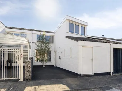 Tussenwoning te koop: Hoevelakenstraat 64, Heerevelden West Tilburg