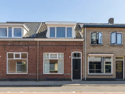 Tussenwoning te koop: Hoevenseweg 46, Hoevenseweg Tilburg