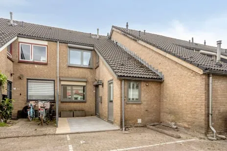 Tussenwoning te koop: Hof van Voorne 18, Langeweg Bergen Op Zoom