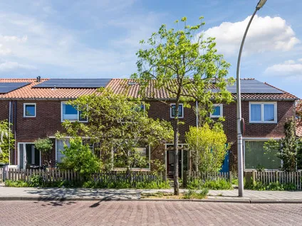 Tussenwoning te koop: Hof Van Delftstraat 31, Den Hoorn Den Hoorn