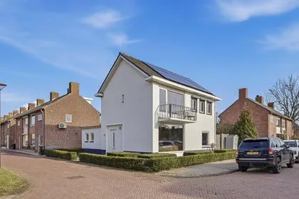 Vrijstaande woning te koop: Hof van Spinoet 15, Raamsdonksveer