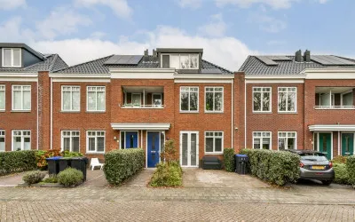 Tussenwoning te koop: Hofje van Holtlant 41, Elisabethhof Leiderdorp