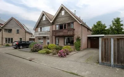 Twee-onder-één-kap te koop: Hofkamp 33, Losser-West Losser