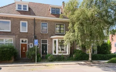 Tussenwoning te koop: Hofkampstraat 35, Hofkamp West Almelo